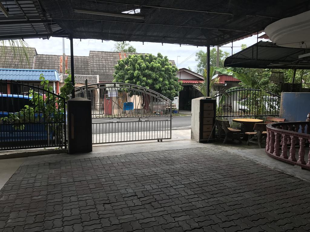 Roomstay Kuala Nerus Gated Parking - 6M To Beach & 15M To Drawbridge Kuala Terengganu Ngoại thất bức ảnh